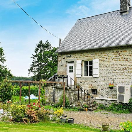 Awesome Home In Saint-Sever-Calvados With Kitchen Extérieur photo