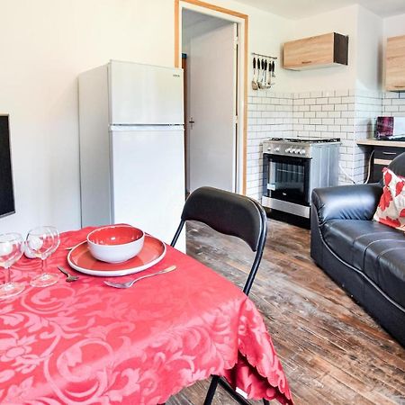 Awesome Home In Saint-Sever-Calvados With Kitchen Extérieur photo