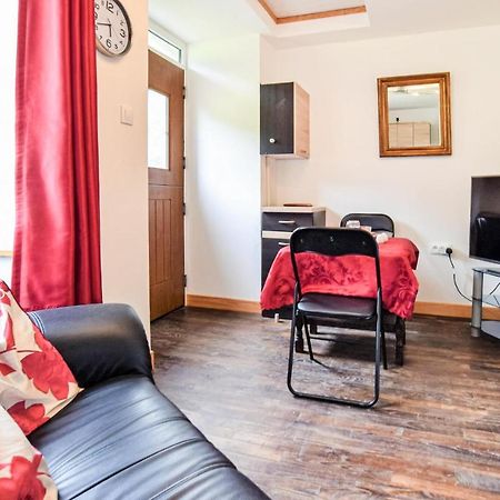 Awesome Home In Saint-Sever-Calvados With Kitchen Extérieur photo